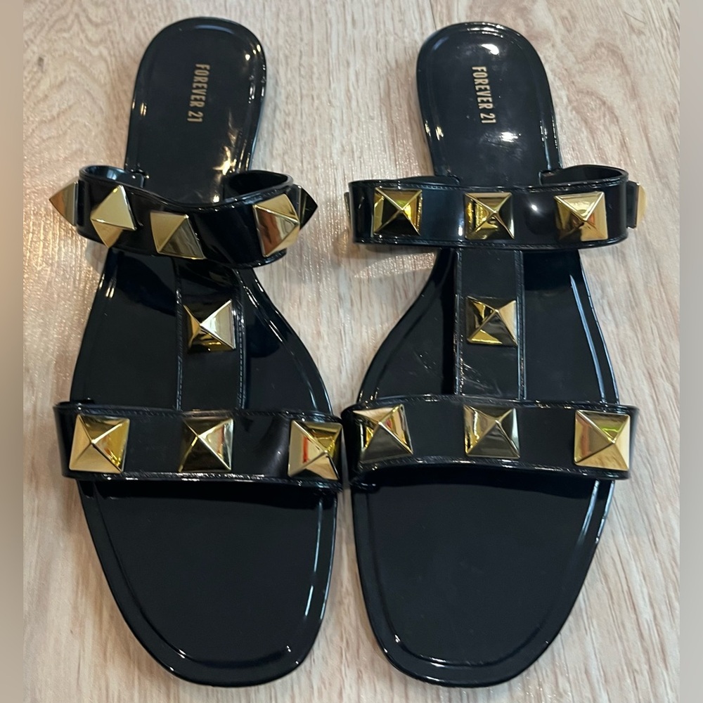 Forever 21 sandals Size 10